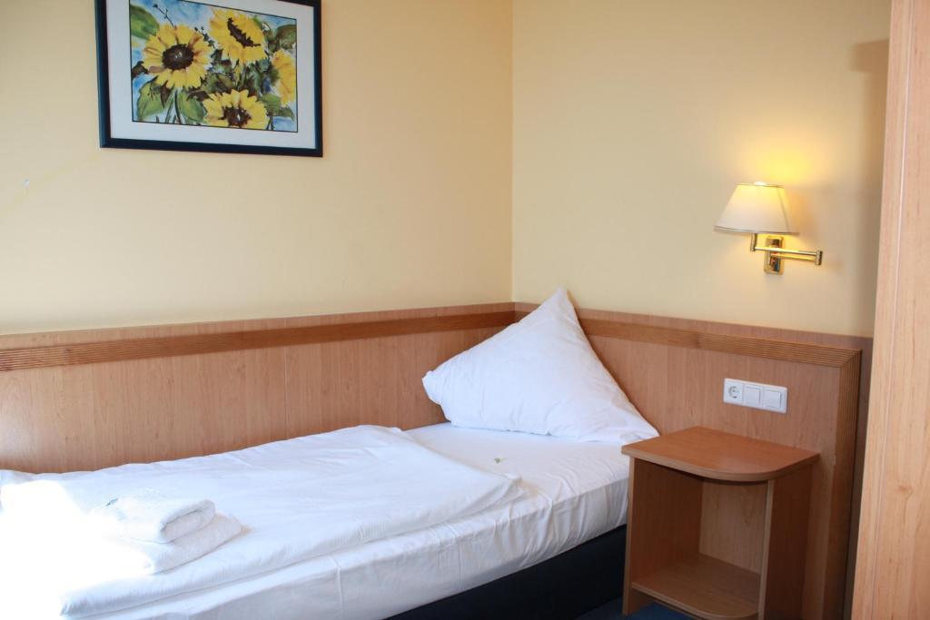 Hotel De France - Centre Francais De Berlin Room photo